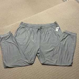 NWT - Old Navy - high-waisted cloud soft ankle jogger pants. Size XL.